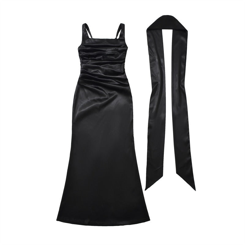 Robe longue formelle pour femmes avec encolure carrée élégante et corsage froncé pour occasions spéciales