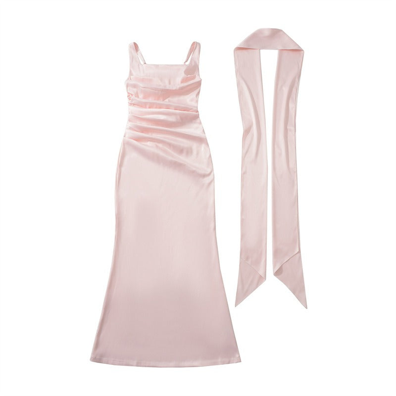 Robe longue formelle pour femmes avec encolure carrée élégante et corsage froncé pour occasions spéciales