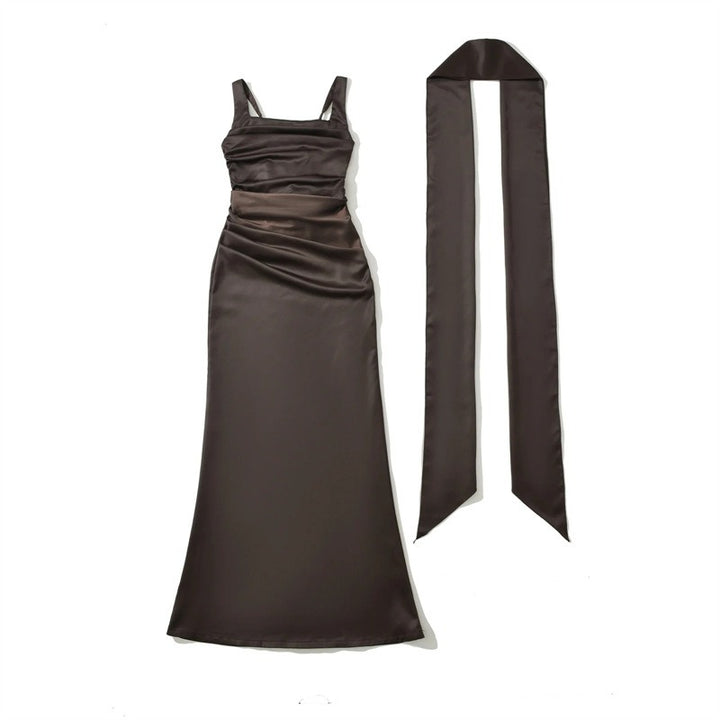 Robe longue formelle pour femmes avec encolure carrée élégante et corsage froncé pour occasions spéciales