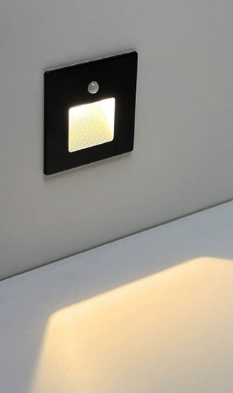 Lampe d’escalier LED avec détecteur de mouvement pour usage intérieur