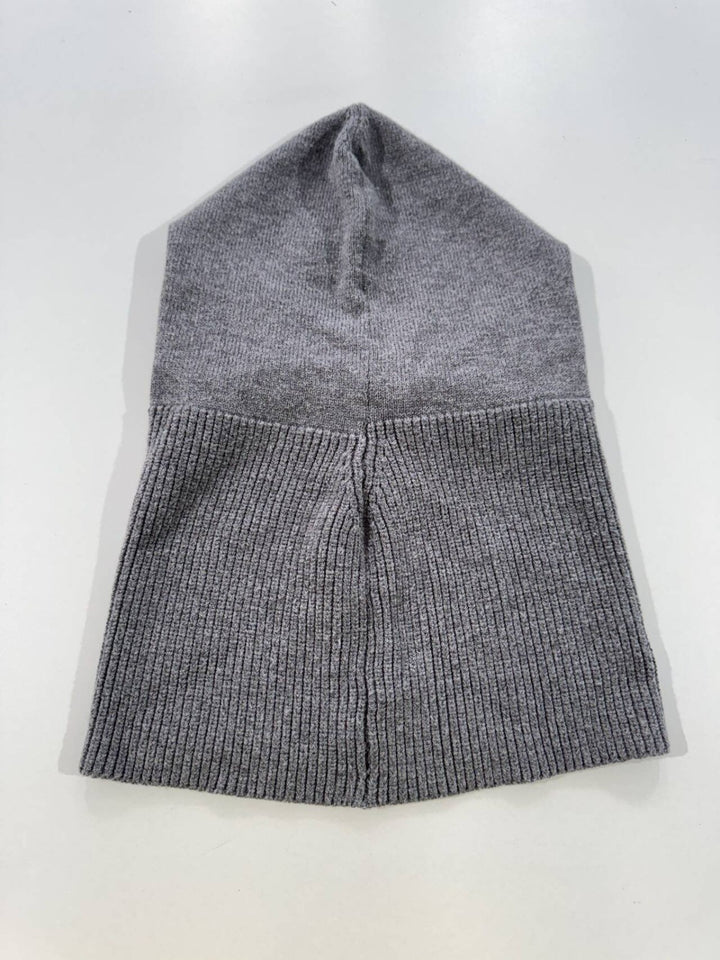 Bonnet tricoté d'hiver