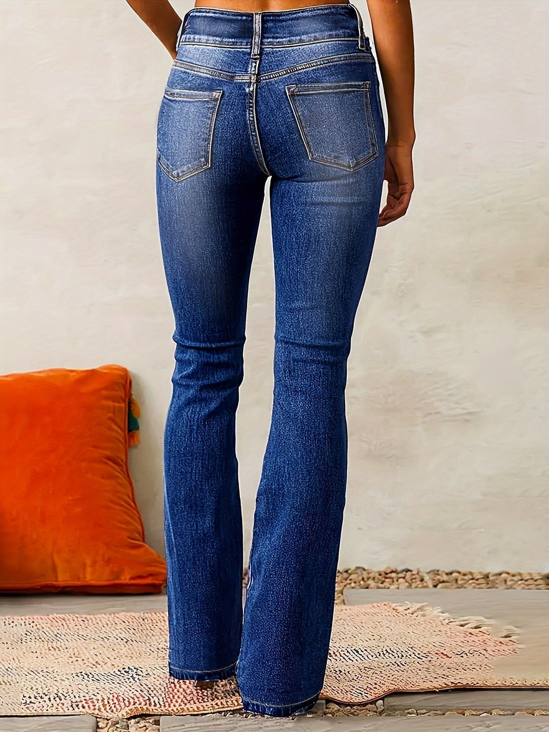 Women's High-Waist Bootcut Stretch Jeans with Flared Hem for a Slim Silhouette 3