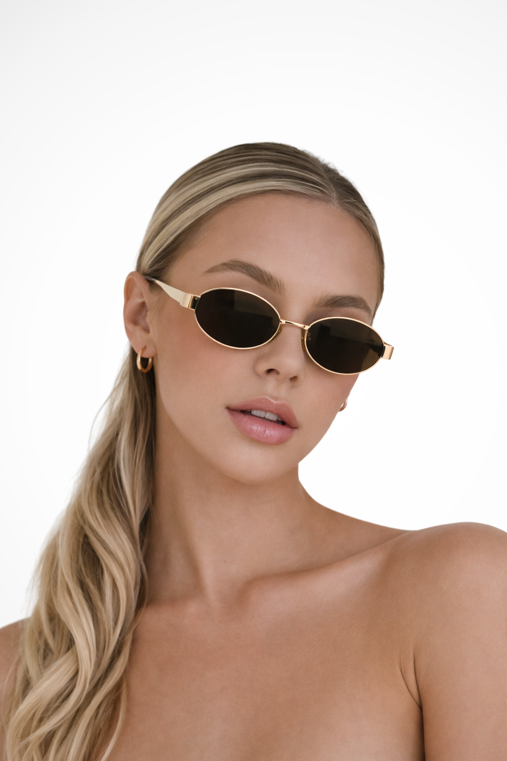 Women’s Oval Metal Frame Sunglasses for Minimalist Style - Chic Dark Tinted Lenses for Sun Protection 2