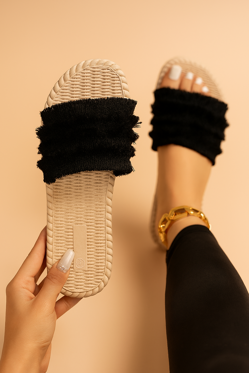 Zuzanna | Stylish flip-flops with fringes 1