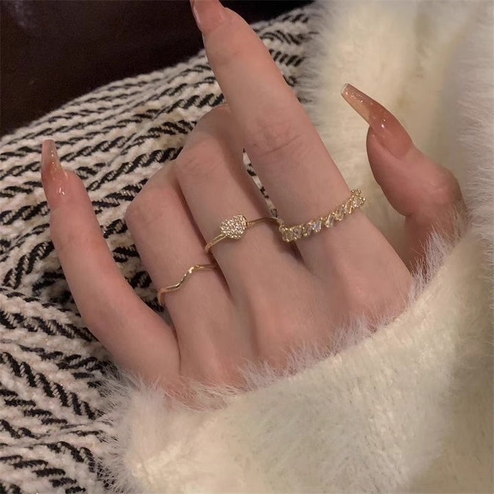 Bague en or avec diamant dans un style élégant - La bague de fiançailles parfaite